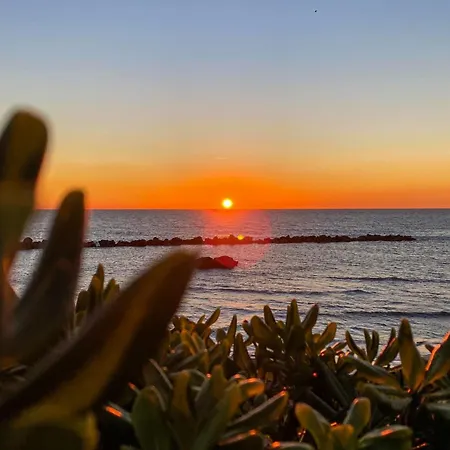 Apartment La Perla Bianca - Near Train Station And Beaches With Amazing Sunsets