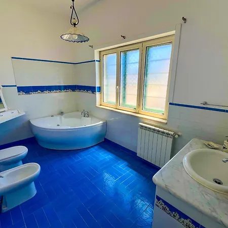 La Perla Bianca - Near Train Station And Beaches With Amazing Sunsets *