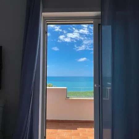 La Perla Bianca - Near Train Station And Beaches With Amazing Sunsets Appartamento