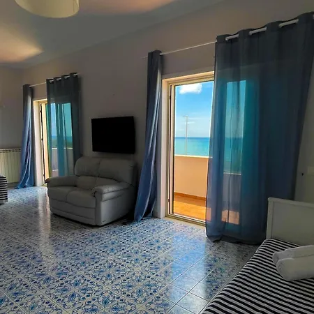 La Perla Bianca - Near Train Station And Beaches With Amazing Sunsets Appartamento