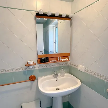 La Perla Bianca - Near Train Station And Beaches With Amazing Sunsets *