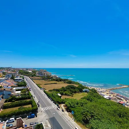 La Perla Bianca - Near Train Station And Beaches With Amazing Sunsets *